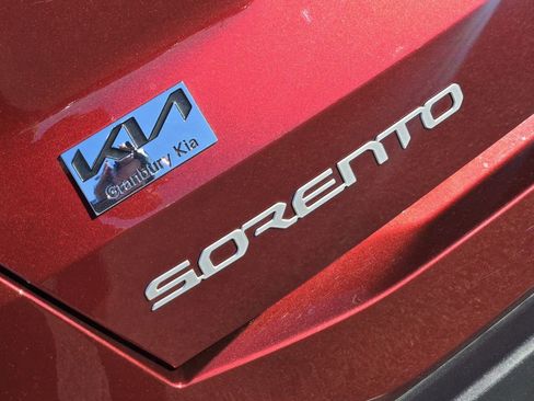 Certified 2025 Kia Sorento S w/ Panoramic Sunroof Package image 8