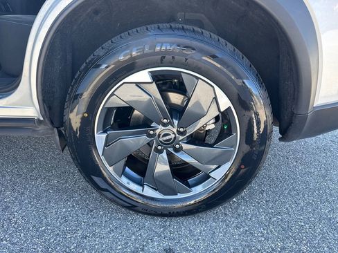 Used 2024 Nissan Rogue SV image 20