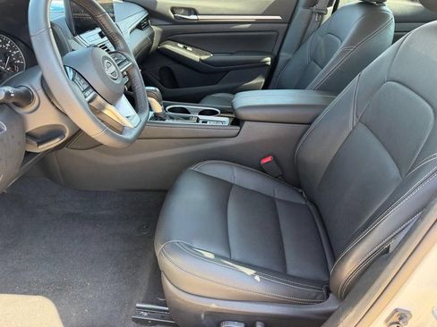 Used 2024 Nissan Altima 2.5 SL FWD image 10