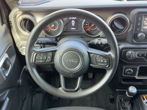 Used 2018 Jeep Wrangler Unlimited Sport image 14