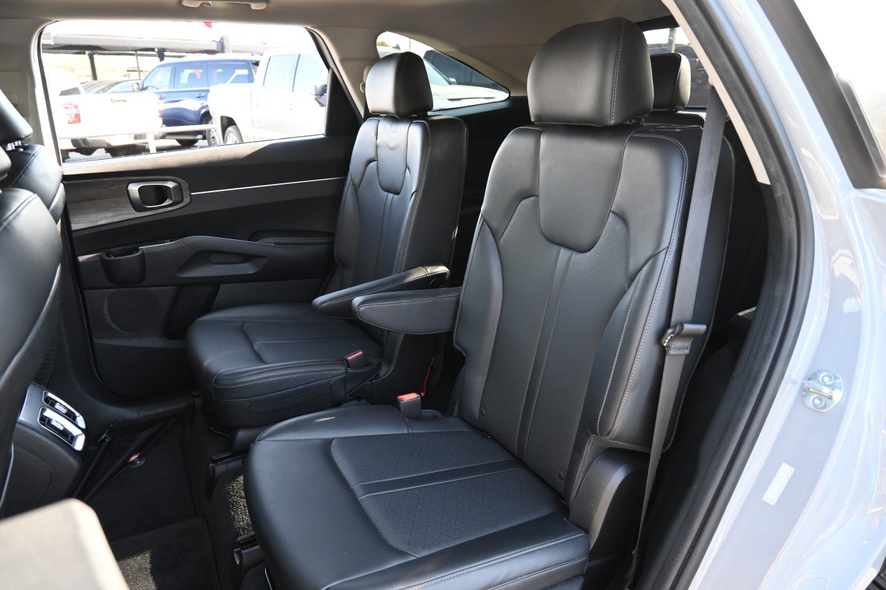 Used 2023 Kia Sorento EX w/ Panoramic Sunroof Package FWD image 20