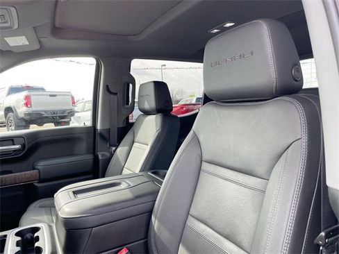 Used 2022 GMC Sierra 1500 Denali w/ Driver Alert Package II image 11