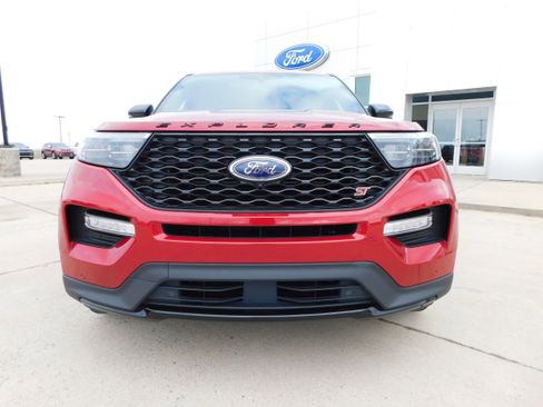 Used 2021 Ford Explorer ST w/ Equipment Group 401A image 2