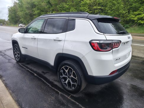 Certified 2025 Jeep Compass Limited AWD/4WD image 7