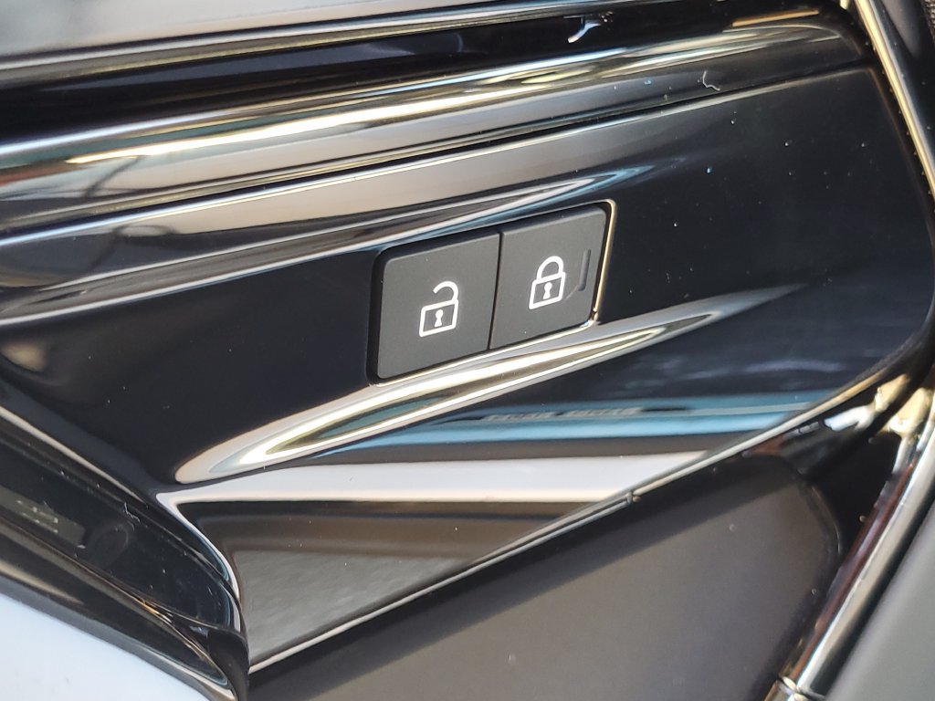 New 2027 Land Rover Range Rover Sport SE AWD/4WD image 10