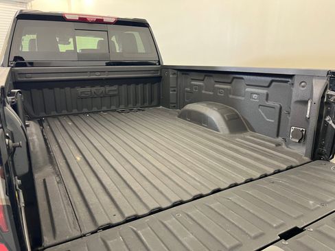 Used 2025 GMC Sierra 2500 AT4 w/ AT4 Premium Plus Package image 35