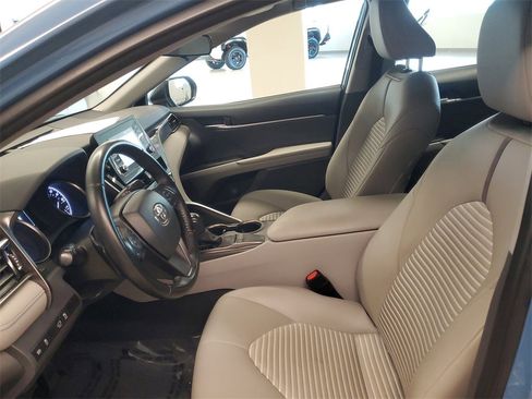 Used 2023 Toyota Camry SE image 14