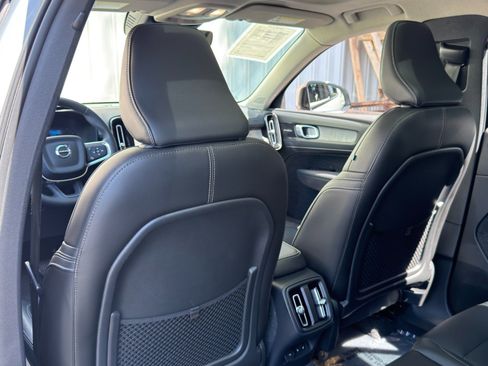Used 2024 Volvo XC40 B5 Ultimate w/ Protection Package Premier AWD/4WD image 39