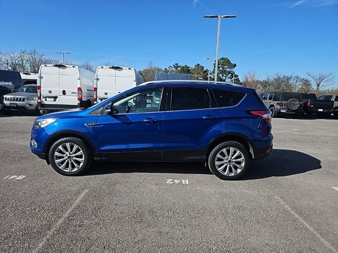 Used 2017 Ford Escape Titanium image 4