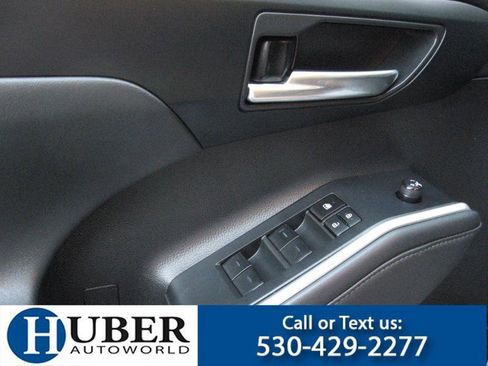 Used 2022 Toyota Highlander XLE image 4