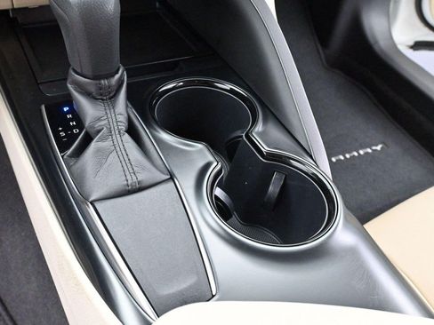 Used 2019 Toyota Camry LE FWD image 18