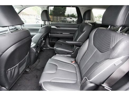 Used 2025 Hyundai Palisade SEL FWD image 14