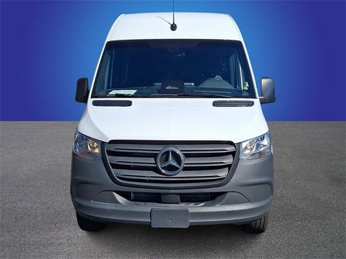 Used 2025 Mercedes-Benz Sprinter 2500 image 2
