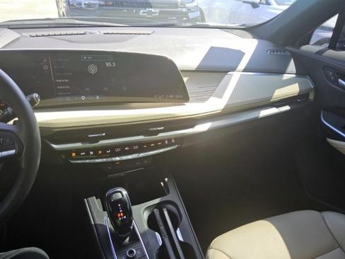 Used 2025 Cadillac XT4 Premium Luxury w/ Technology Package FWD image 3