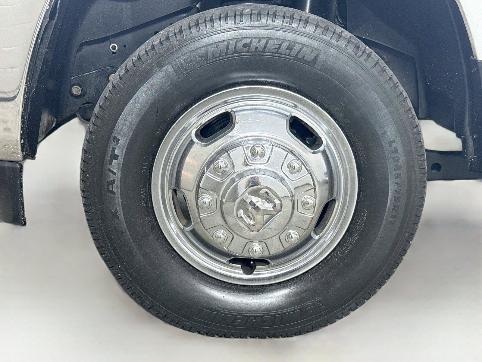 Used 2024 RAM 3500 Big Horn AWD/4WD image 19