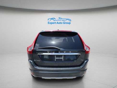 Used 2016 Volvo XC60 T5 Premier w/ Proximity Package FWD image 9