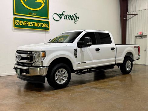 Used 2022 Ford F250 XL w/ STX Appearance Package AWD/4WD image 3