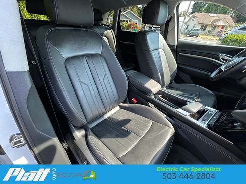 Used 2021 Audi e-tron Premium w/ Convenience Plus Package AWD/4WD image 44