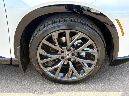 New 2026 Toyota Crown Signia Limited image 10