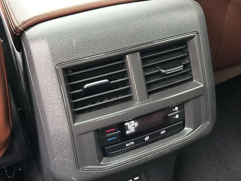 Used 2023 Volkswagen Atlas SE FWD image 9