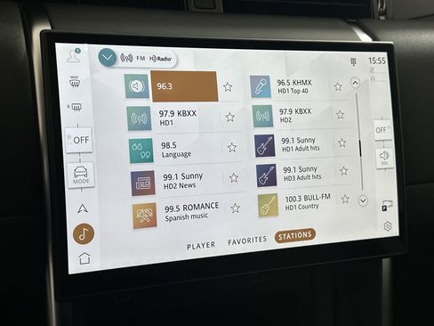 Certified 2025 Land Rover Discovery Sport S image 23