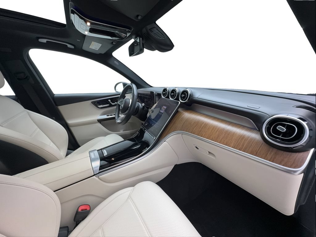 Used 2024 Mercedes-Benz GLC 300 4MATIC image 33