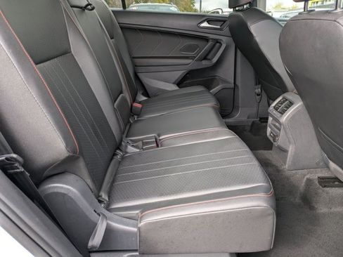 Used 2024 Volkswagen Tiguan SE image 23