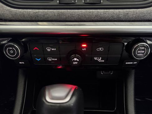 Used 2022 Jeep Compass Latitude FWD image 26