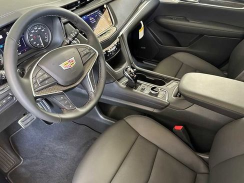 New 2026 Cadillac XT5 Sportv w/ LPO, Floor Liner Package AWD/4WD image 10