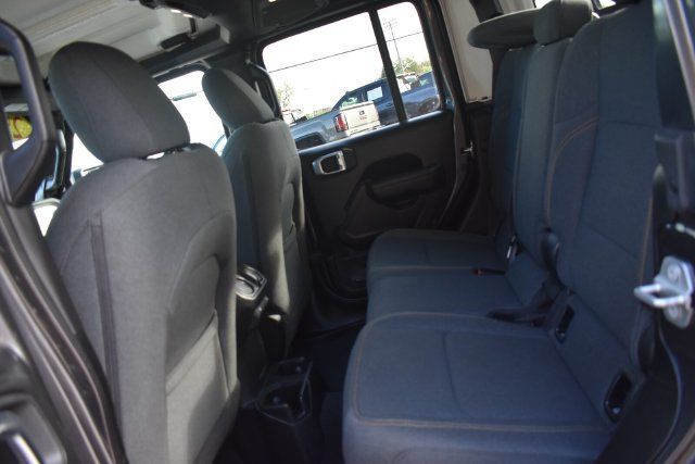 Used 2025 Jeep Gladiator Sport AWD/4WD image 17