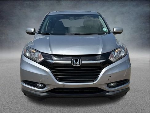 Used 2017 Honda HR-V EX image 2