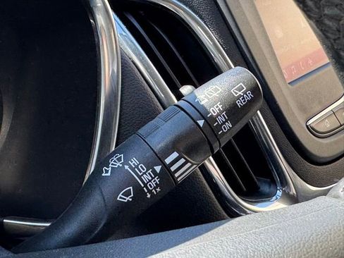 Used 2023 Chevrolet Equinox LT image 27