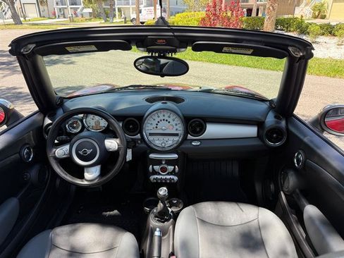 Used 2010 MINI Cooper Convertible image 8