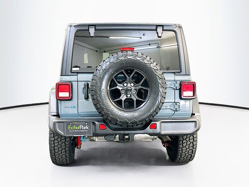 Used 2024 Jeep Wrangler Willys image 7