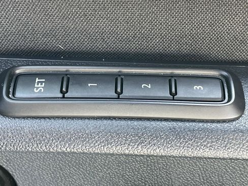 Certified 2024 Volkswagen Tiguan SEL R-Line image 18