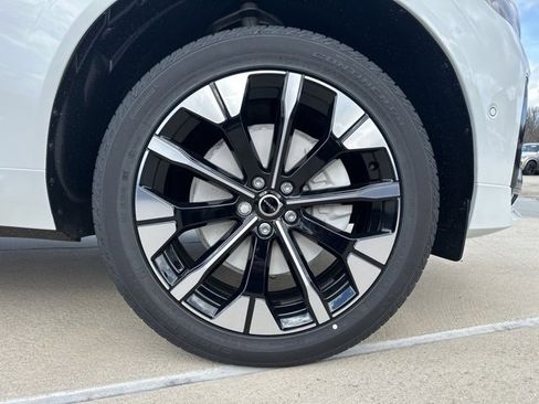 New 2026 Volvo XC60 B5 Plus w/ Protection Package Premier image 9