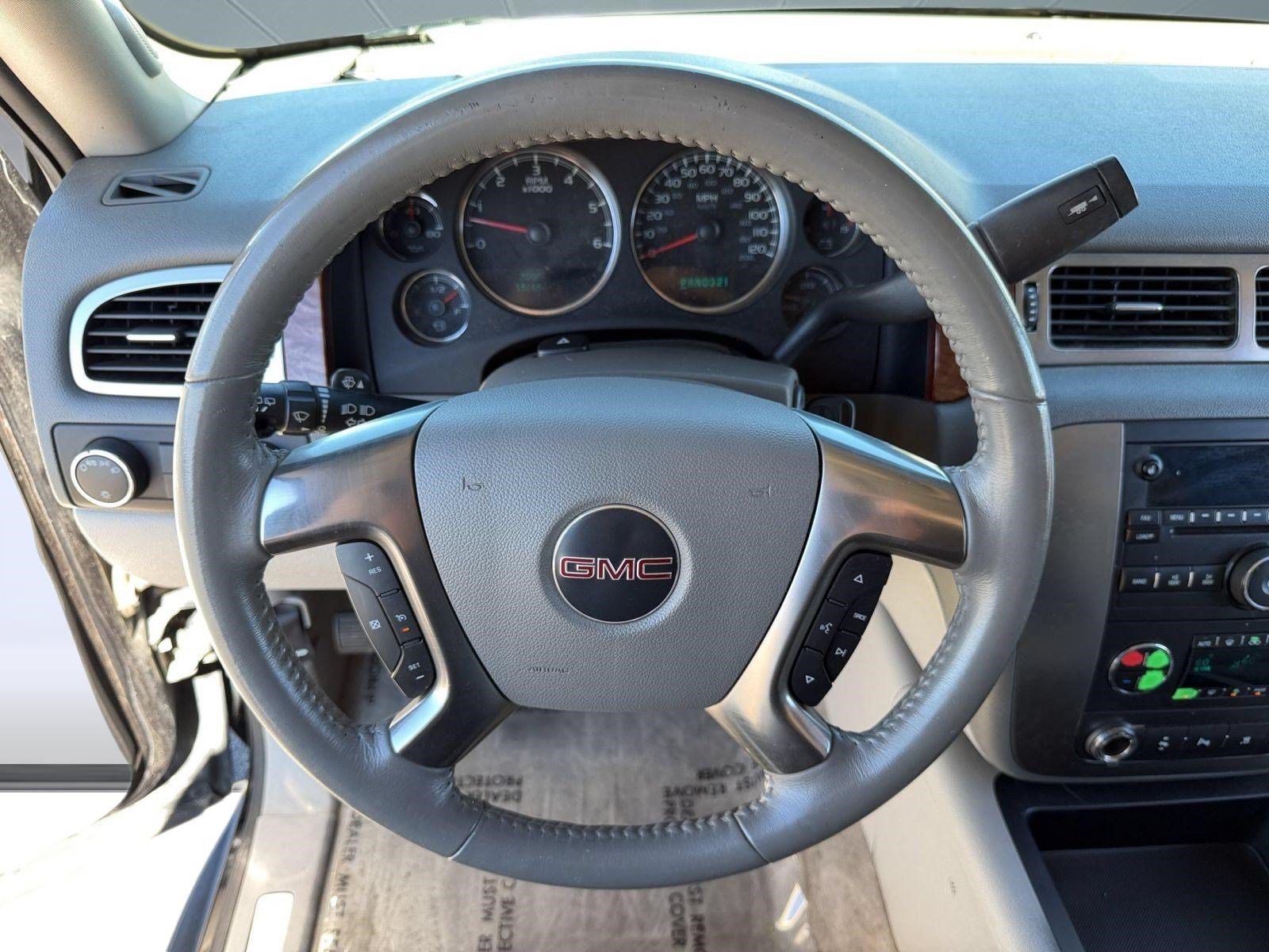 Used 2007 GMC Yukon SLT w/ SLT Preferred Equipment Group AWD/4WD image 11