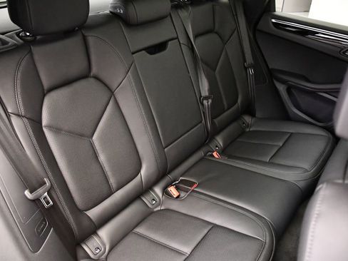 Used 2025 Porsche Macan image 55