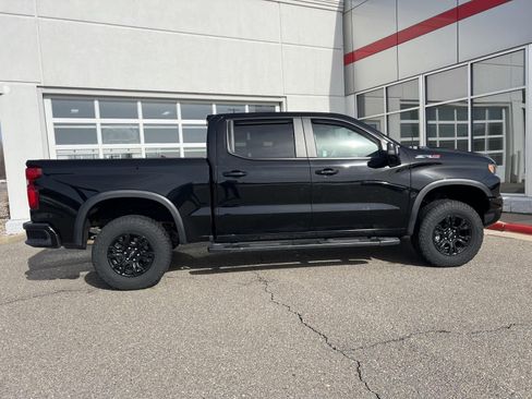 Used 2022 Chevrolet Silverado 1500 ZR2 w/ Technology Package image 15