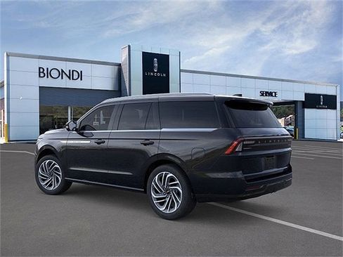 New 2026 Lincoln Navigator Reserve image 4