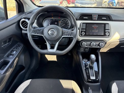 Used 2021 Nissan Versa SV image 12