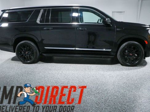 Used 2023 GMC Yukon XL SLT AWD/4WD image 6