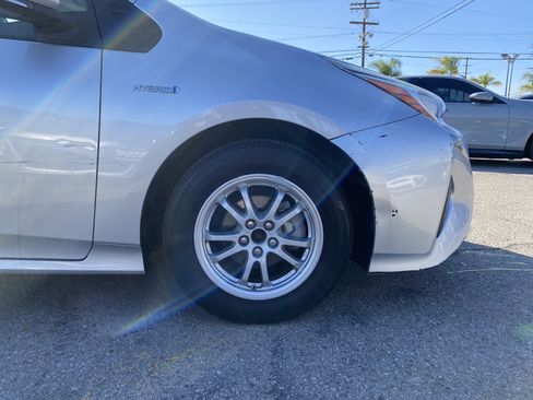 Used 2016 Toyota Prius Two FWD image 26