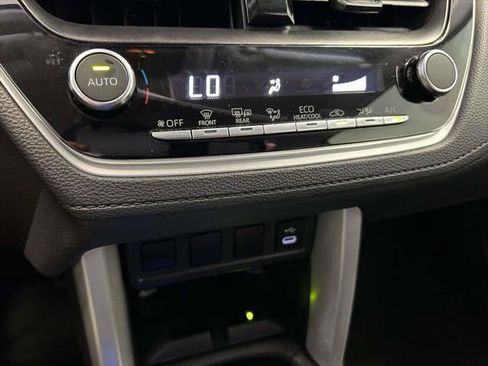 Certified 2025 Toyota Corolla Cross LE FWD image 23