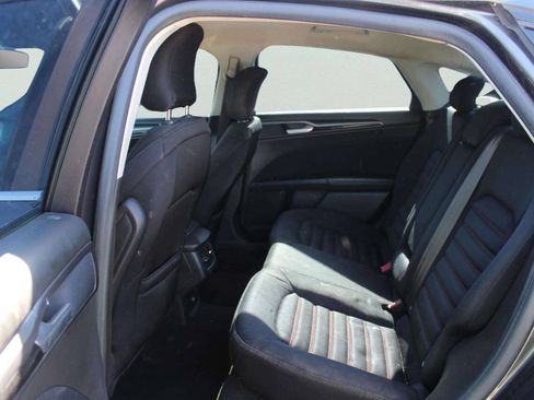 Used 2016 Ford Fusion SE w/ Equipment Group 201A FWD image 6