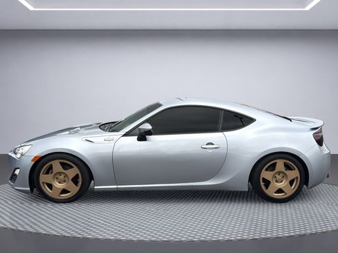 Used 2015 Scion FR-S RWD image 3