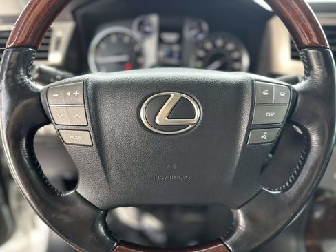 Used 2015 Lexus LX 570 4WD w/ Luxury Package image 14