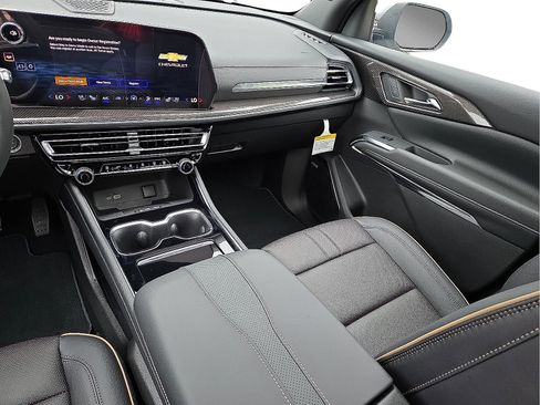 New 2026 Chevrolet Traverse High Country FWD image 13
