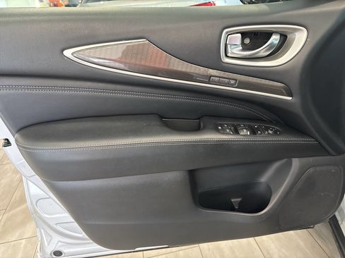 Used 2016 INFINITI QX60 AWD w/ Premium Package image 12
