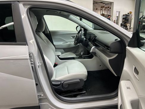 Used 2025 Hyundai Kona SEL AWD/4WD image 12